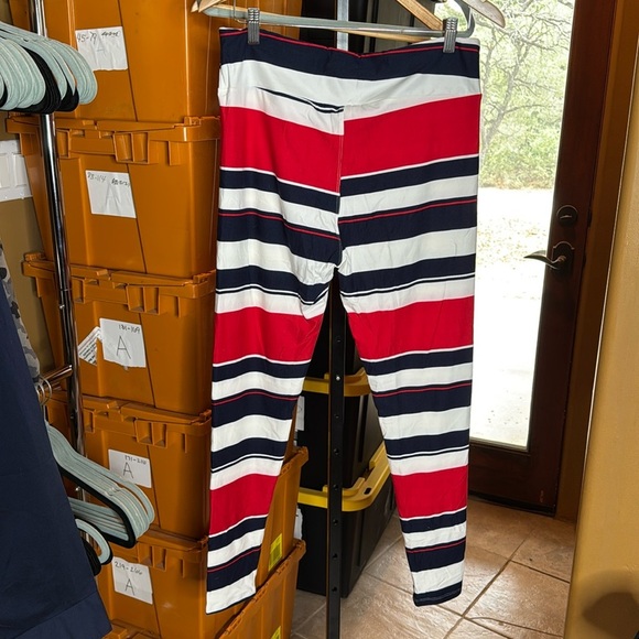 NEW Lularoe TC Tall & Curvy Blue Red White Stripe 4th of July Leggings Sz 12-18 - Picture 5 of 5